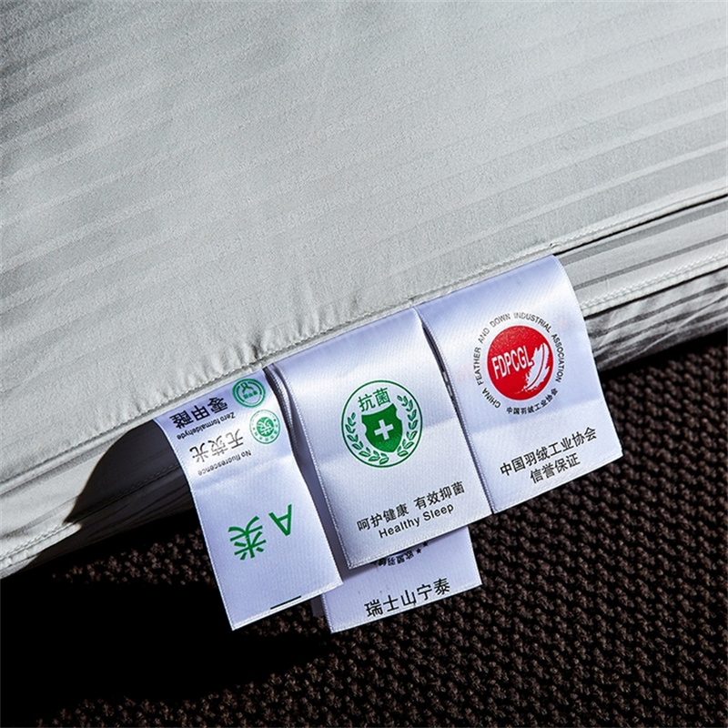 Duck Down Kolme kerrosta täytetyyny Sateen Stripe Tyyny Duck Down Kolme kerrosta täytetyyny Sateen Stripe Tyyny